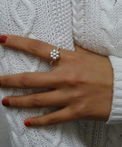 Model Daisy Ring