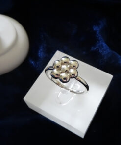 Daisy statement ring