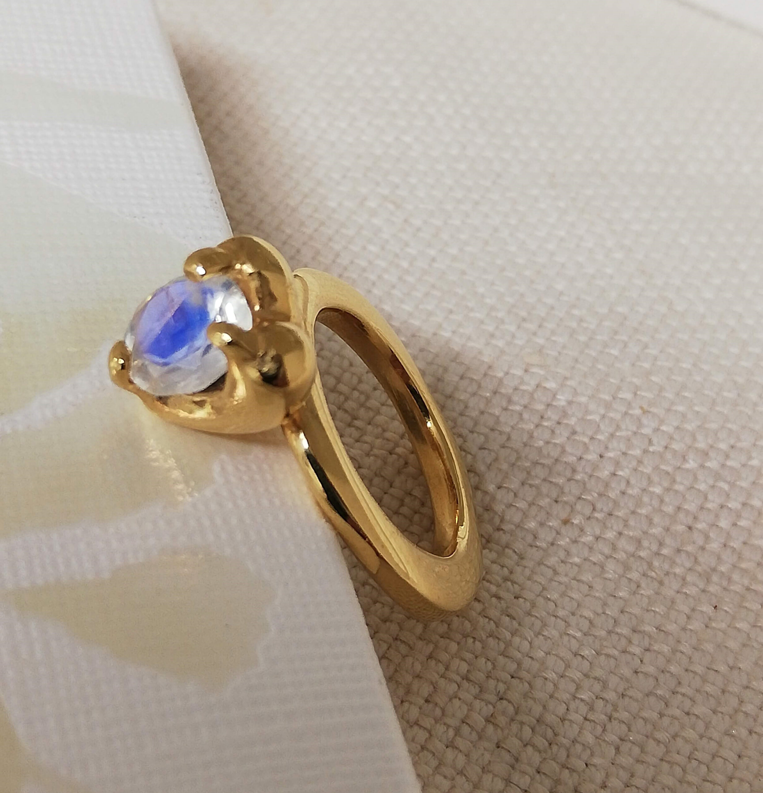 Gold Heart Ring - Image 2